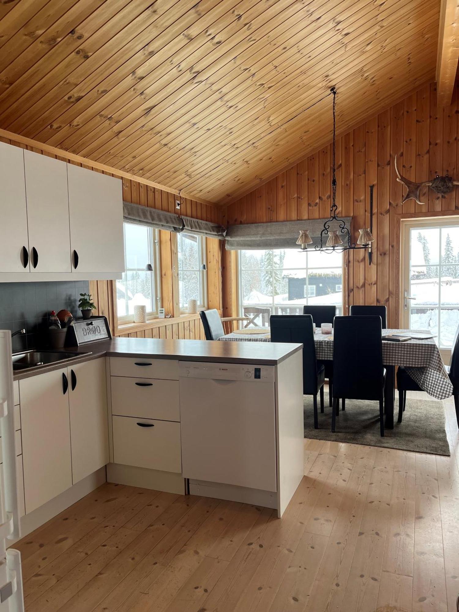 Feriehus Håvi Solsiden En Koselig - In Og Out